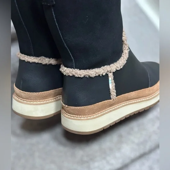 TOMS Makenna Black Leather Mid-Cath Shearling Boots Women’s 6 Style #10014172 - Picture 12 of 16